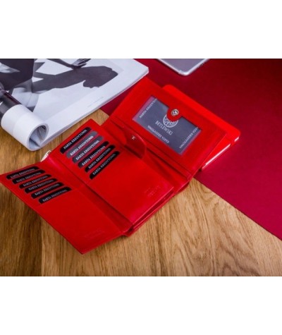 Betlewski portfel damski skórzany Basic RFID czerwony mały na prezent