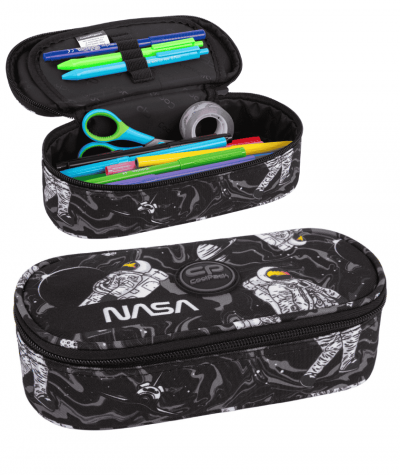 Pi&oacute;rnik szkolny z klapką CoolPack CP CAMPUS ASTRONAUT czarny w kosmos z astronautą