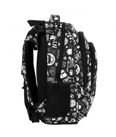 Czarny plecak w białe grafiki, wielokomorowy