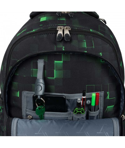 Duży plecak na g&oacute;łkach z organizerem ST.RIGHT GREEN GAME