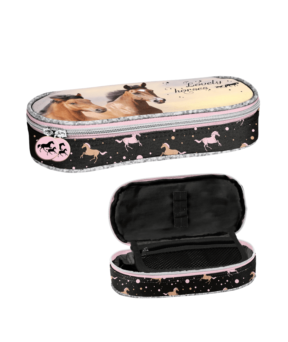 Czarny PI&Oacute;RNIK W KONIE saszetka z klapką PASO