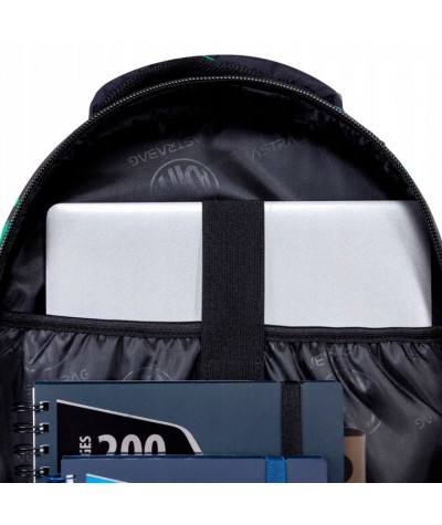 Plecak szkolny z komorą na laptopa chłopięcy NEO FOOTBALL ASTRA