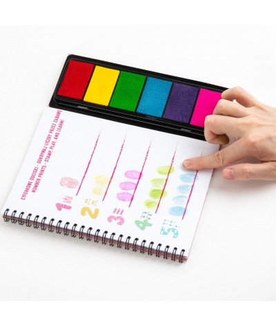 Kolorowe odciski palc&oacute;w kreatywne Kidea - książeczka dla dzieci