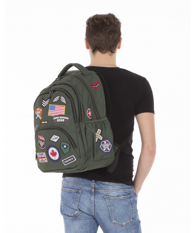Plecak męski CoolPack CP BENTLEY zielony z naszywkami BADGES GREEN, modny plecak dla chłopaka, plecak dla chłopaka naszywki