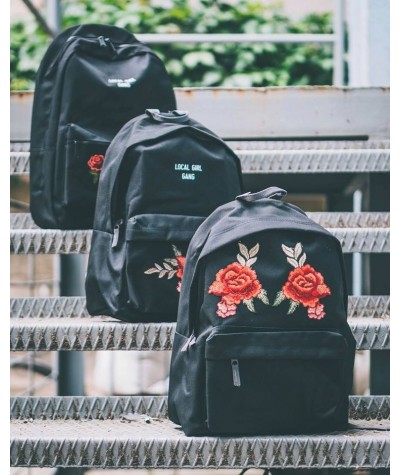Plecak miejski zdobiony haftem z różami ROSES -  czarny