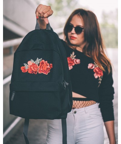 Czarny plecak miejski z czerwonymi różami LOCAL GIRL GANG  patch Roses
