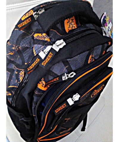 Plecak na k&oacute;łkach młodzieżowy - czarny z pomarańczem - STREET Active