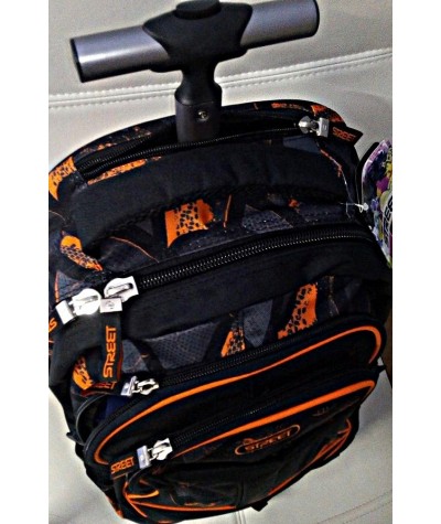 Plecak na k&oacute;łkach młodzieżowy - czarny z pomarańczem - STREET Active