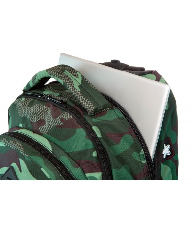 Zielony plecak na kółkach moro z naszywkami CoolPack Junior Green Badges na laptop