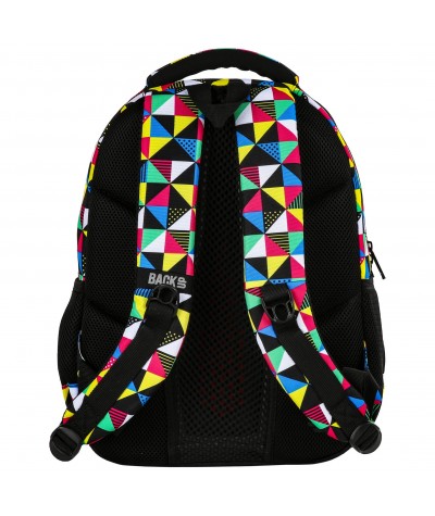 Profilowany plecak szkolny młodzieżowy w trójkąty BackUP M34