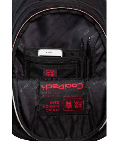 Czarny plecak młodzieżowy z czerwonym napisem CoolPack Joy Super Red organizer