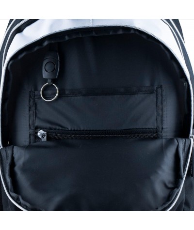 Plecak do szkoły Real Madryt dla chłopca czarny w pasy z herbem RM-211