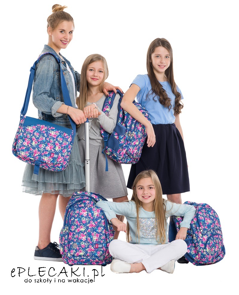 Bądź modna w szkole, niebieski plecak młodzieżowy dla dziewczyny w różyczki